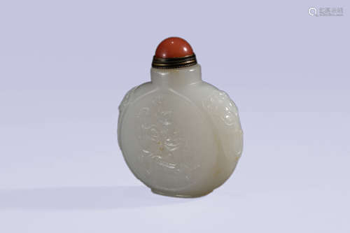 Carved Hetian Jade Snuff Bottle