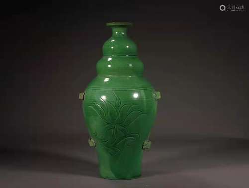 Ding Ware Incised Green-Enamel Four-Hooked Vase