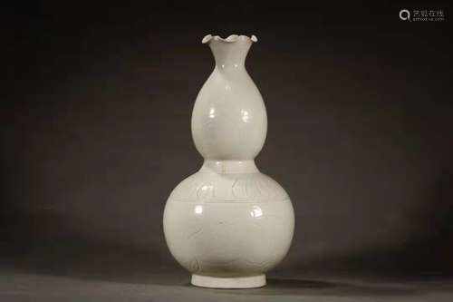 Ding Ware Double-Gourd-Shape Vase