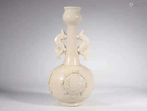 Applique Decorated Ding Ware White Glaze Vase