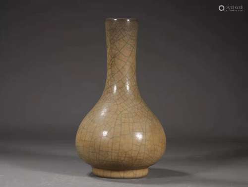 Guan Type Ice Crackle Bottle Vase