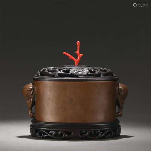 A CHINESE BRONZE CENSER