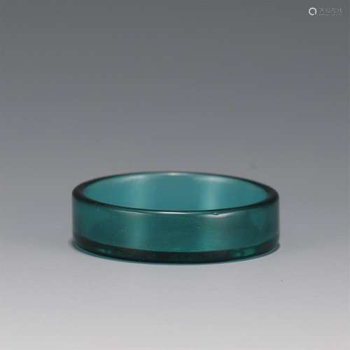 A CHINESE PEKING GLASS SMALL DISH