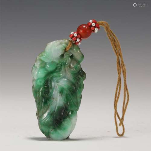 A CHINESE JADE PENDANT