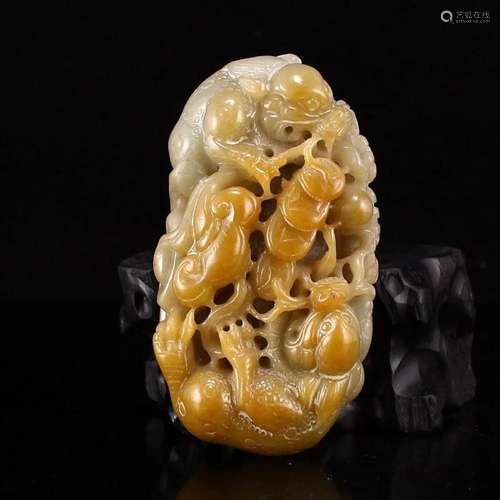 Chinese Natural Hetian Jade Fortune Toad Pendant