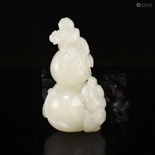 Qing Dy White Hetian Jade Urchin & Gourd Pendant