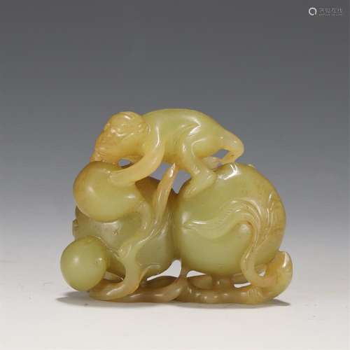 A CHINESE JADE MONKEY AND PEACH