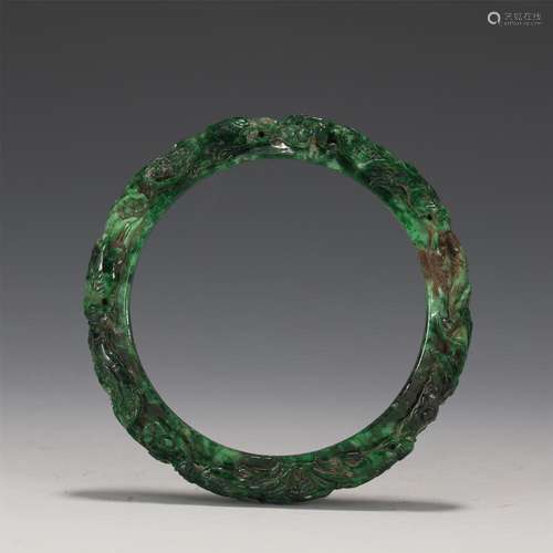 A CHINESE JADEITE BRACELET