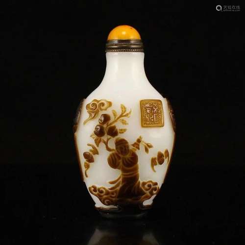 Chinese Peking Glass Low Relief Snuff Bottle