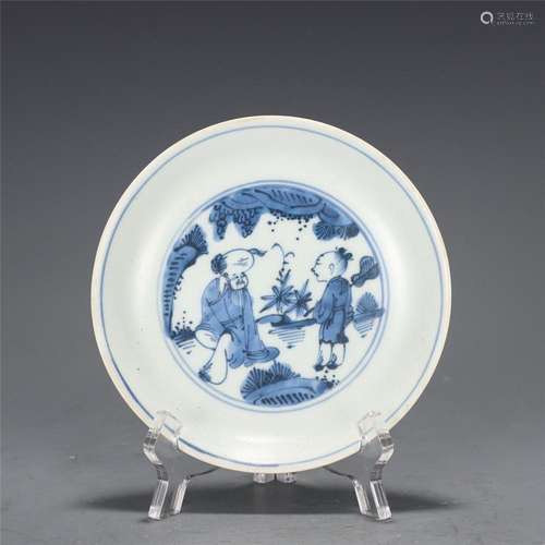 A CHINESE BLUE AND WHITE PORCELAIN FIGURES STORY DISH