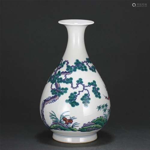 A CHINESE DOUCAI PORCELAIN VASE