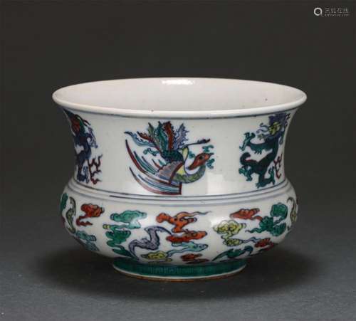 A CHINESE DOUCAI PORCELAIN DRAGON PHOENIX VASE