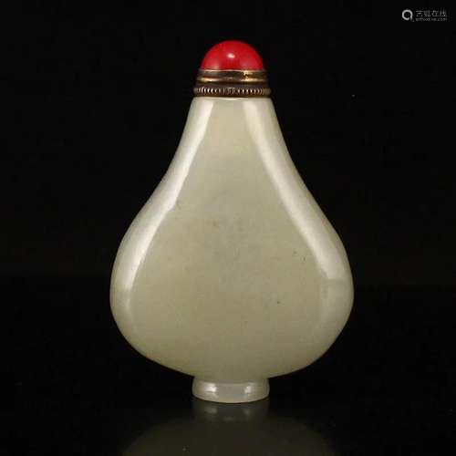 Chinese Natural Hetian Jade Snuff Bottle