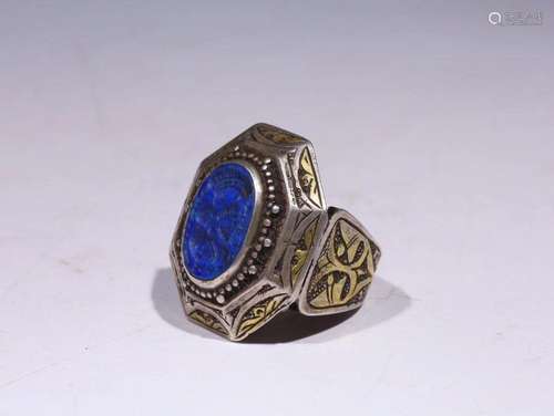 Gilt Silver Lazuli Embedded Figure Ring