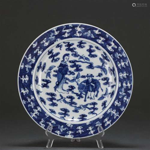 A CHINESE BLUE AND WHITE PORCELAIN FIGURES STORY DISH