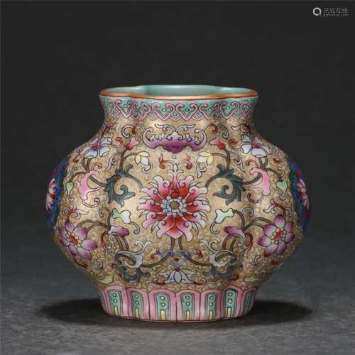 A CHINESE FAMILLE ROSE PORCELAIN FLORAL MELON SHAPED JAR