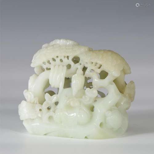 A CHINESE JADE DECORATIONS