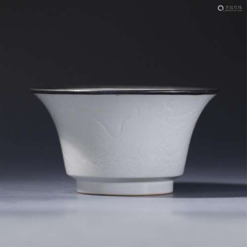 A CHINESE DING TYPE GLAZE WHITE PORCELAIN BOWL