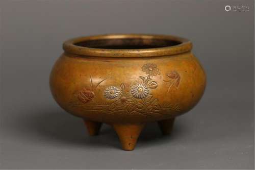 A CHINESE BRONZE CENSER