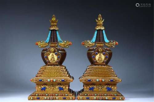 A PAIR OF CHINESE GILT BRONZE BUDDHIST RELICS TOWER