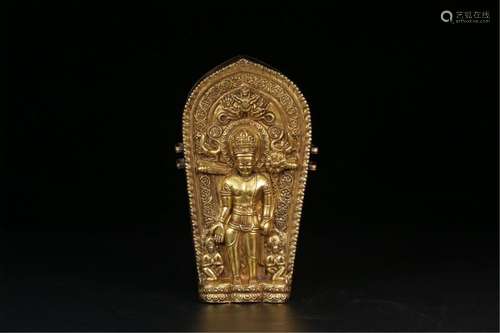 A CHINESE GILT BRONZE BOX