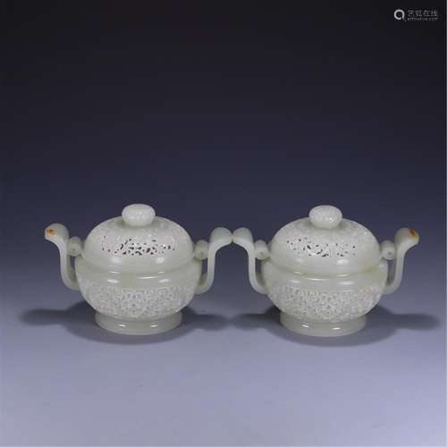 A PAIR OF CHINESE JADE LIDDED CENSER