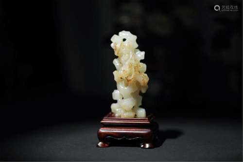 A CHINESE WHITE JADE DECORATIONS