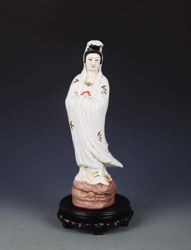 FAMILLE ROSE PORCELAIN GUANYIN STATUES