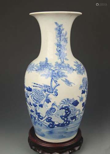 BLUE AND WHITE CHICKEN AND PEONY FLOWER VASE