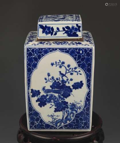 BLUE AND WHITE LANDSCAPING PATTERN PORCELAIN TEJAR