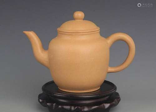 A FINE "FANG MEI QIN ZHI" MARK ZISHA TEAPOT