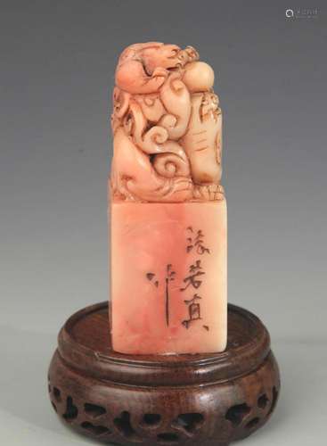 A FINE SOAPSTONE DOUBLE DRAGON CARVING SEAL