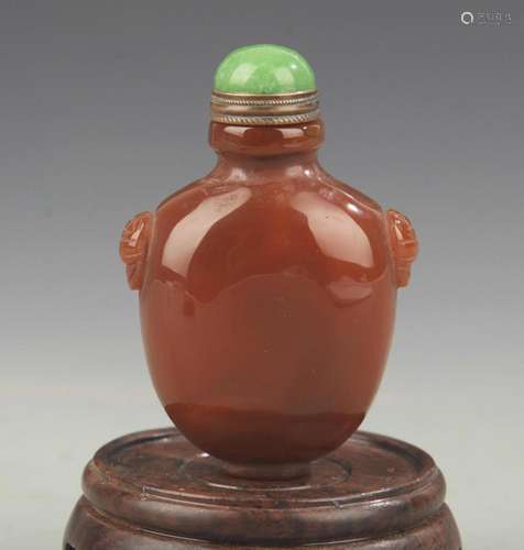 AN AGATE MADE DOUBLE EAR SNUFF BOTTLE