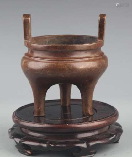 A FINE TRIPOD BRONZE INCENSE BURNER