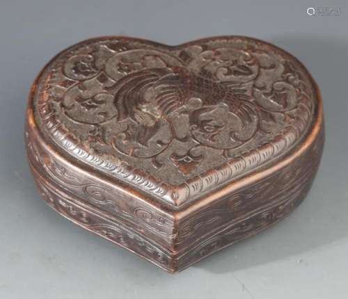 A SMALL FINELY CARVED BRONZE ROUGE BOX