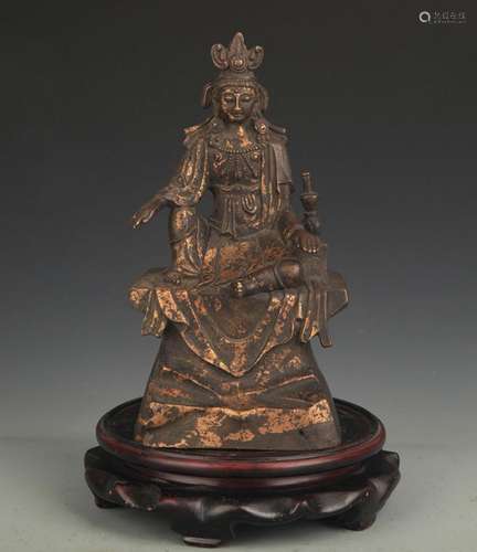 A BRONZE GUAN YIN STATUE