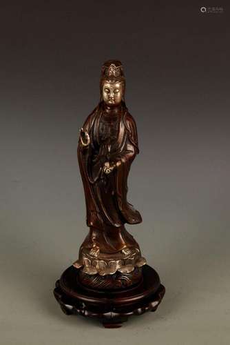 A FINELY CARVED GUAN YIN BUDDHA FIGURE