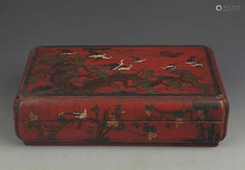 RARE GILT-LACQUERED WOOD CRANE PAINTED BOX