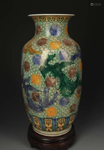 A SU SAN CAI COLOR PHOENIX PATTERN PORCELAIN VASE