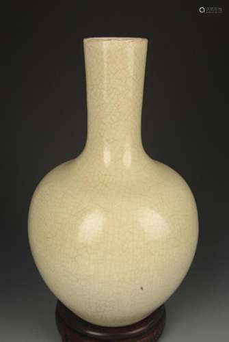 A GE TYPE GLAZED PORCELAIN MOON VASE