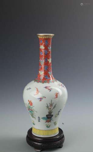 RARE FAMILLE ROSE FLOWER PATTERN LONG NECK VASE