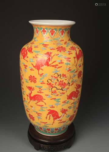 YELLOW GROUND FAMILLE ROSE ANIMAL PATTERN VASE