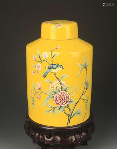 YELLOW GROUND A CLOISONNE COLOR PORCELAIN TEA JAR