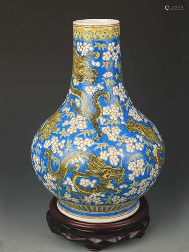 BLUE GROUND FAMILLE ROSE DRAGON PATTERN VASE