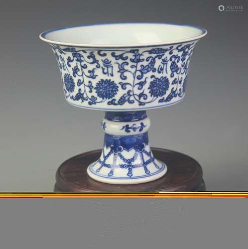 RARE BLUE AND WHITE LOTUS PATTERN HIGH FOOT PORCELAIN CUP