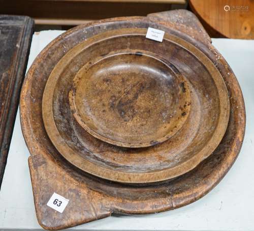 An early 19th century sycamore shallow bowl with lug handles...