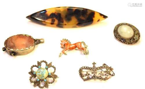 Small quantity of jewellery