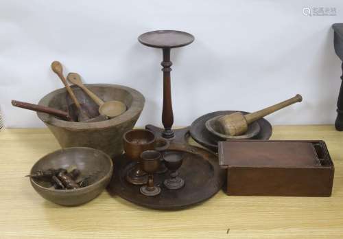 A group of assorted treen including an 18th century sliding ...
