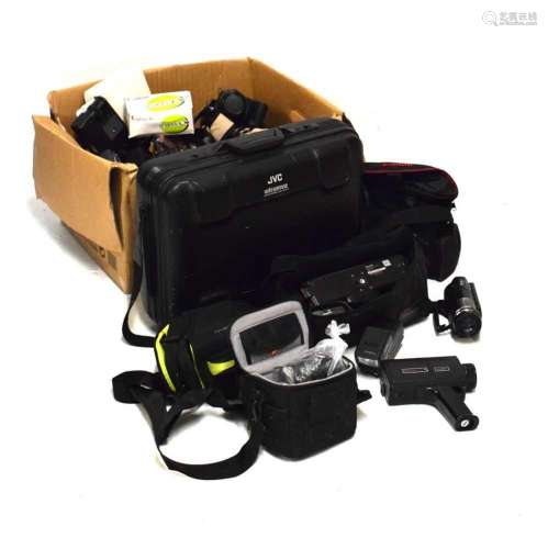 Quantity of cameras, video cameras and photography equipment...