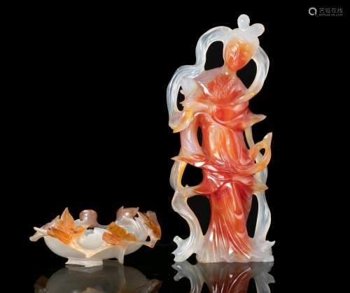 A GROUP OF TWO (2) AGATE CARVINGS China, 20th century One is...